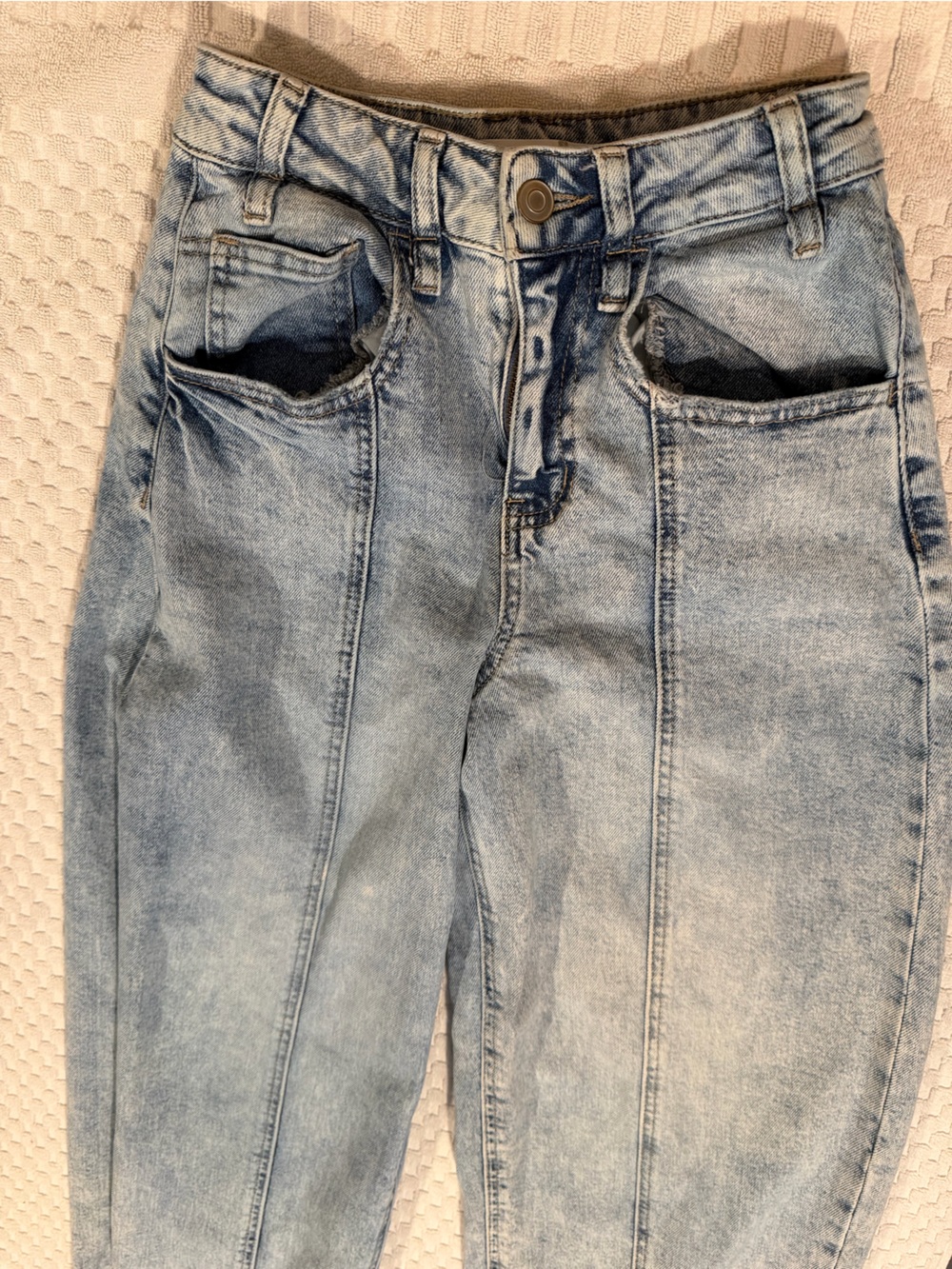 Altar'd State Barrel Light Blue Stonewash Jeans, Size 24